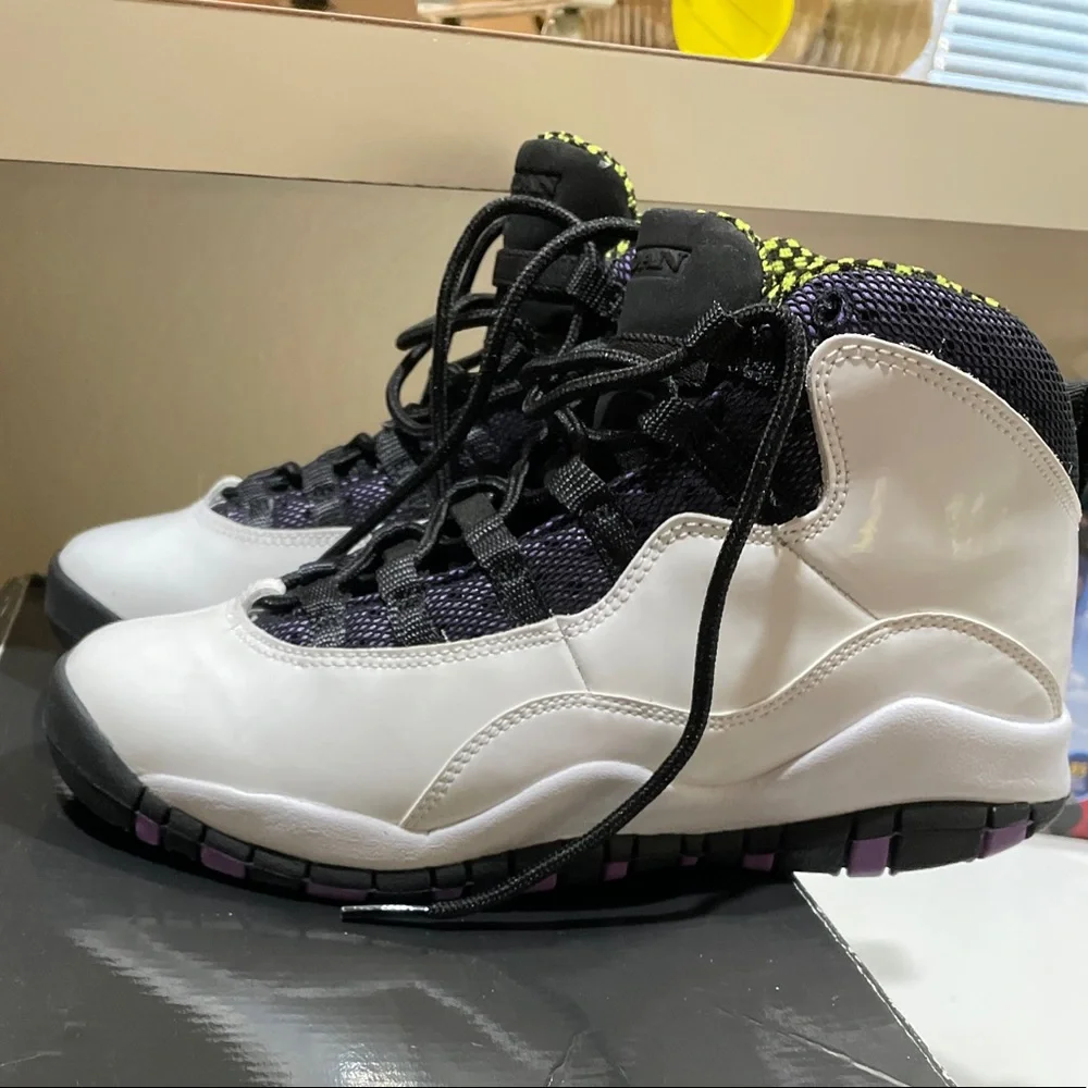 Girls Air Jordan 10 Retro (GS)  5Y - Picture 5 of 7